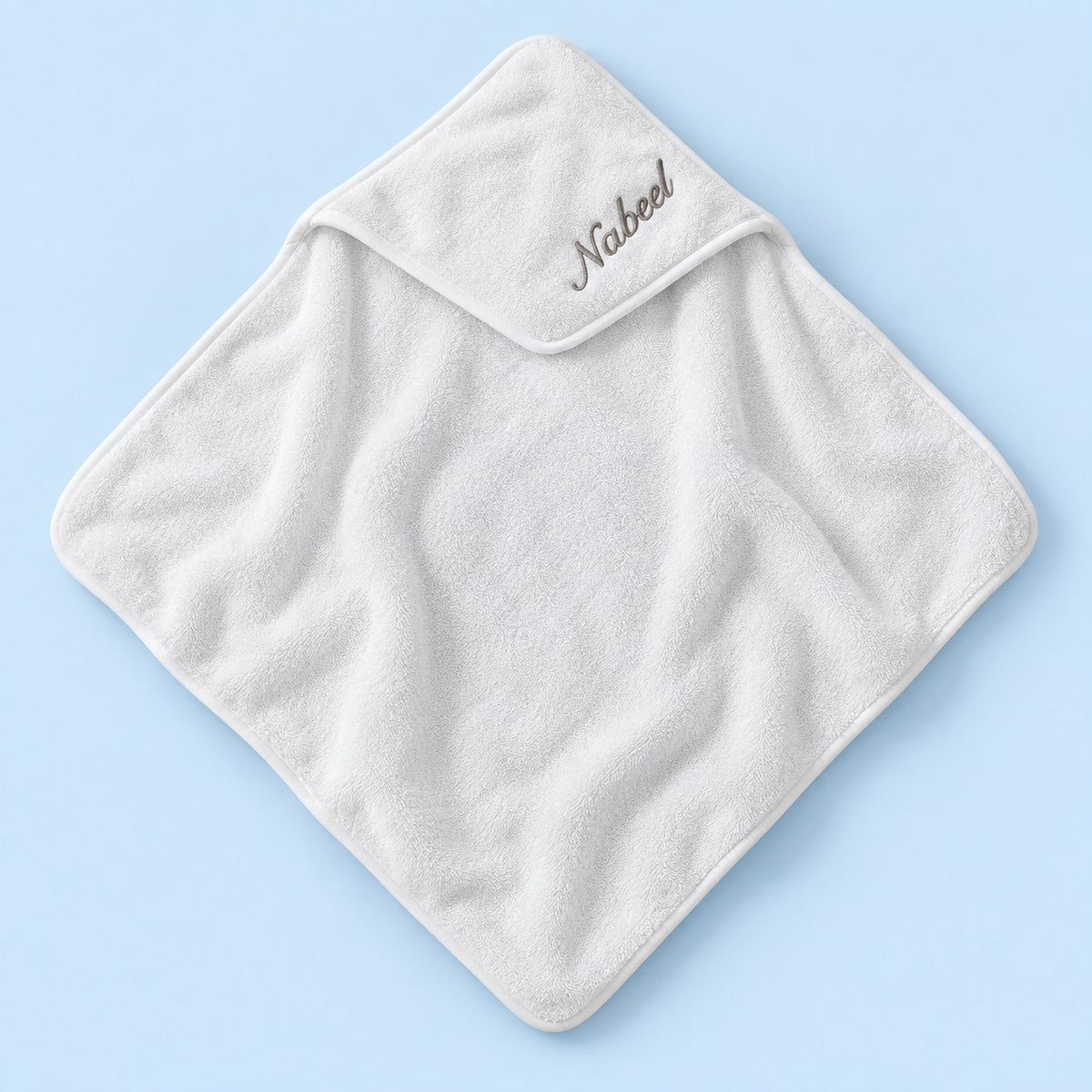 Cape de bain blanche à capuche brodée au prénom